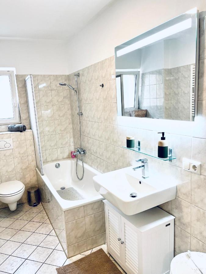 Modernes 3 Zimmer Apartment - Luise- Mit Wlan, Balkon Und Smart-Tv In City-Naehe! Erfurt Exterior foto